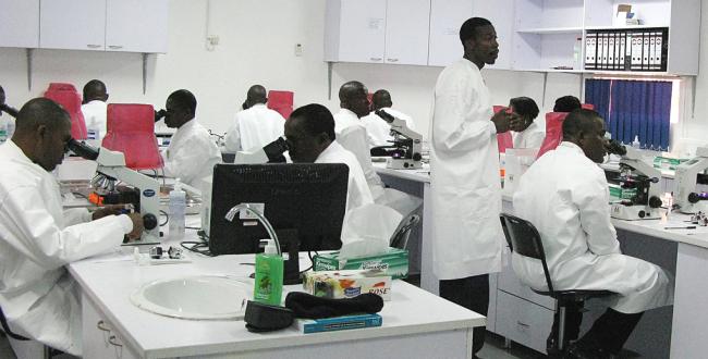 Laboratoire d'analyses chimiques en Afrique Laboratoire d'analyses chimiques en Afrique